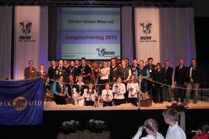 454_Alle_Sieger_RUW-Jungzuechtertag_2012.JPG