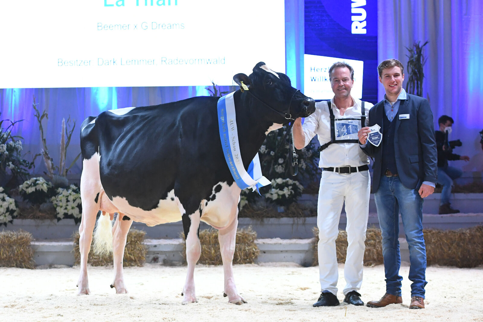 Sieger SBT - mittel: La Tifah v. Beemer<br />
Bes.: Dark Lemmer, Radevormwald