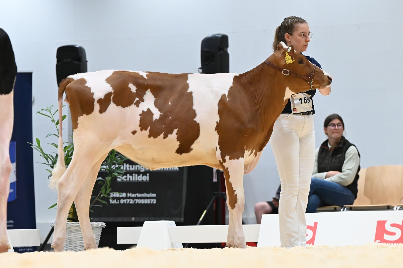 Melissa Bange kann sich mit ihrer Erfahrung einen guten 2. Platz sichern und zieht ebenfalls in die Siegerauswahl ein.