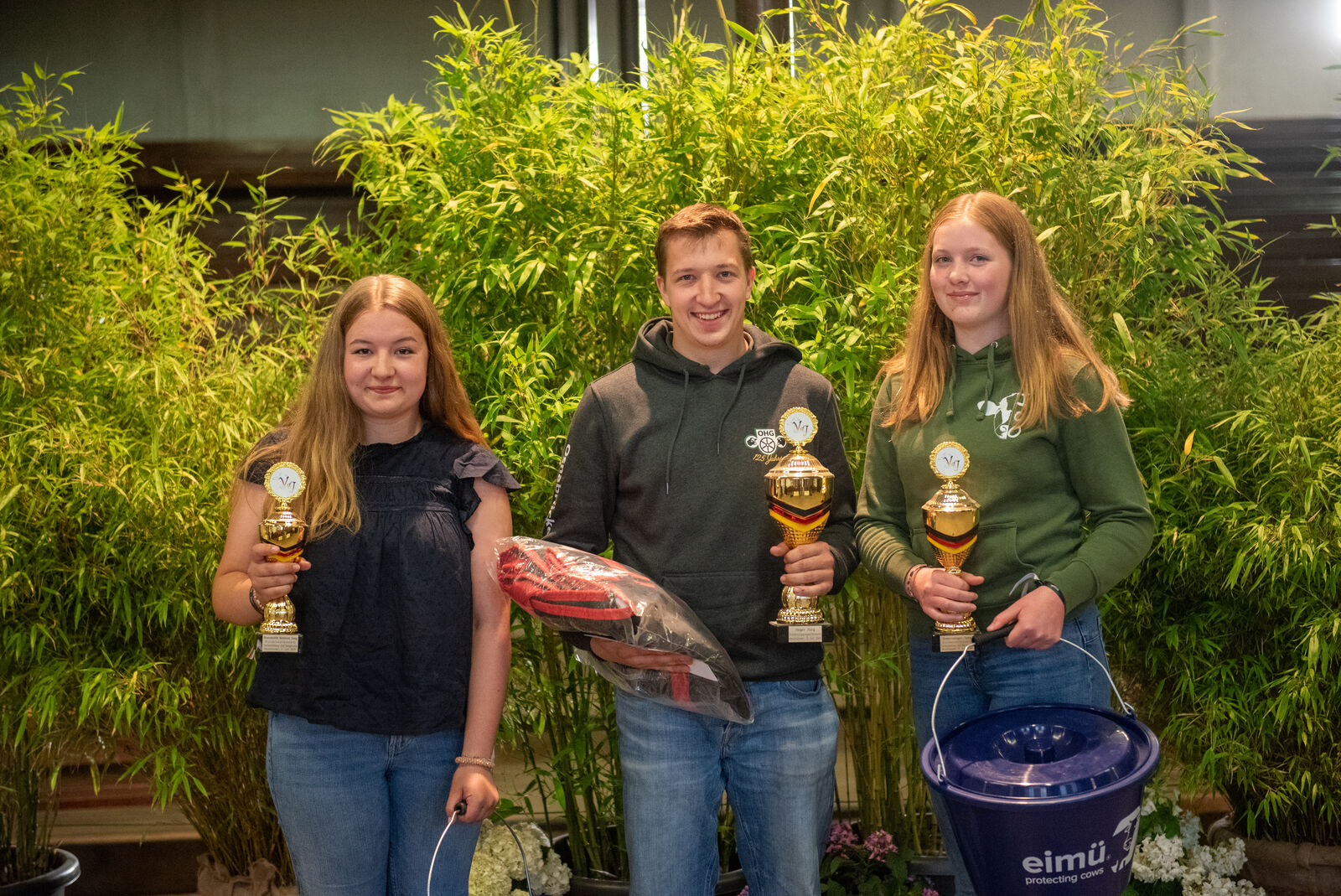 Lara Krause holt sich bei Tierbeurteilung und Rangierung einen starken dritten Platz in der Kategorie “Jung”.