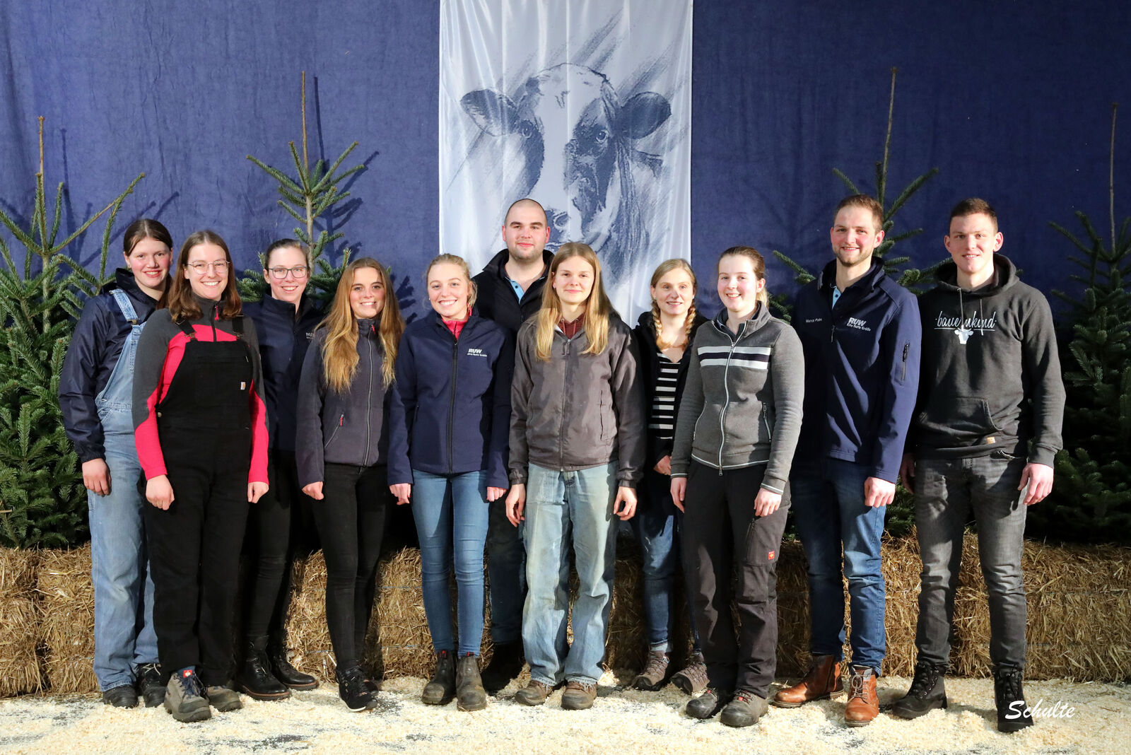 Neuer Vorstand: v.l.: Josefa Henkelmann, Melissa Bange, Katharina Achten, Katharina Nolden-Honert, Leonie Wiewer, Simon Rückels, Laura Köster, Daniela Büllesbach, Carla Buxtrup, Marco Palm und Mathias Schneider