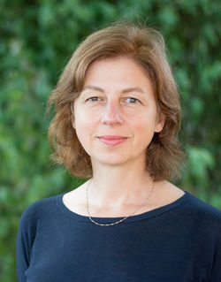  Annette Behrend