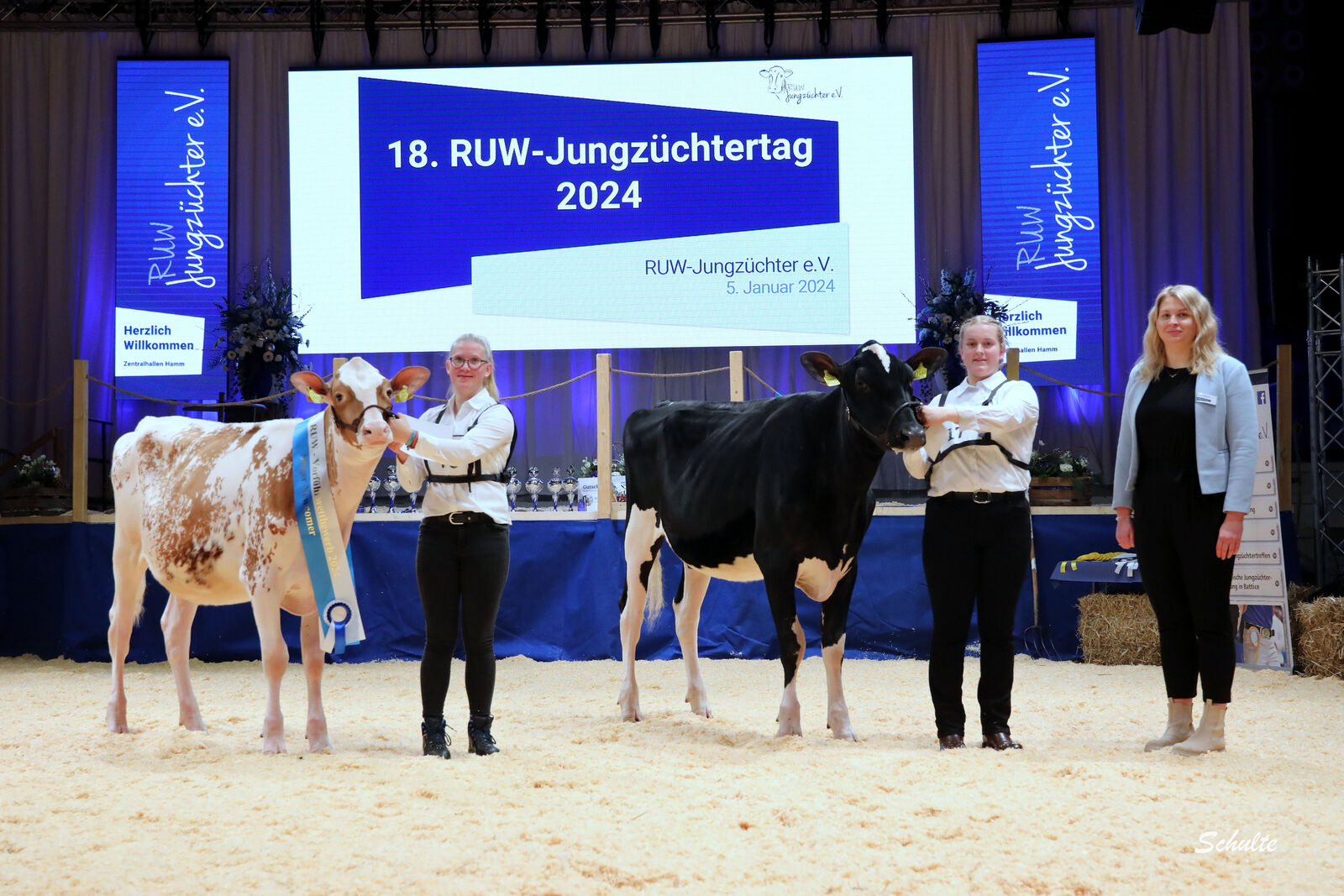 Lea-Marie Seidel aus Lengerich setzt sich an die Spitze der Newcomer und damit vor Larissa Winter aus Wuppertal.